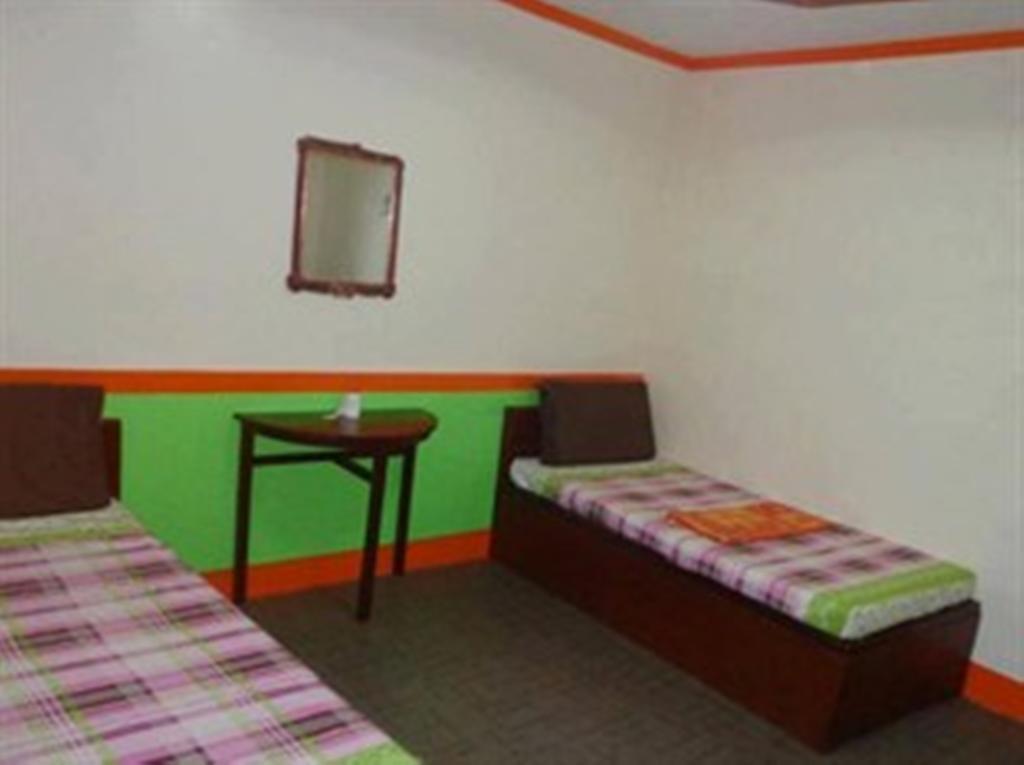 Np Festival Inn Kalibo Oda fotoğraf